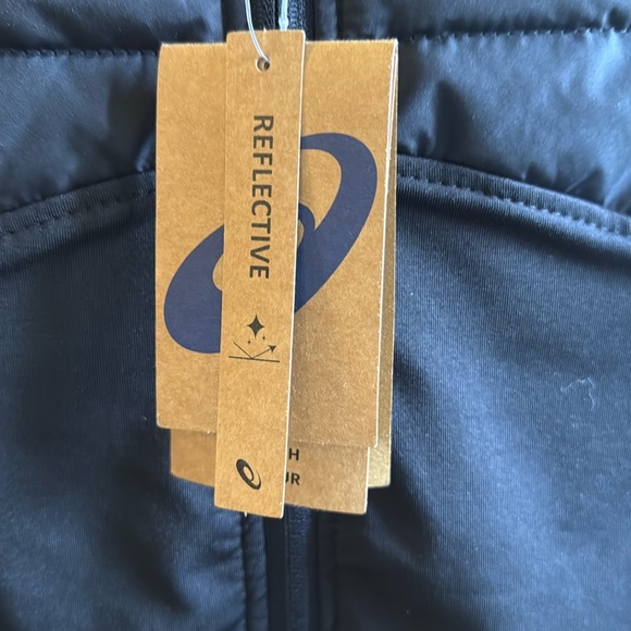 Asics Black Reflective Vest - Picture 14 of 14